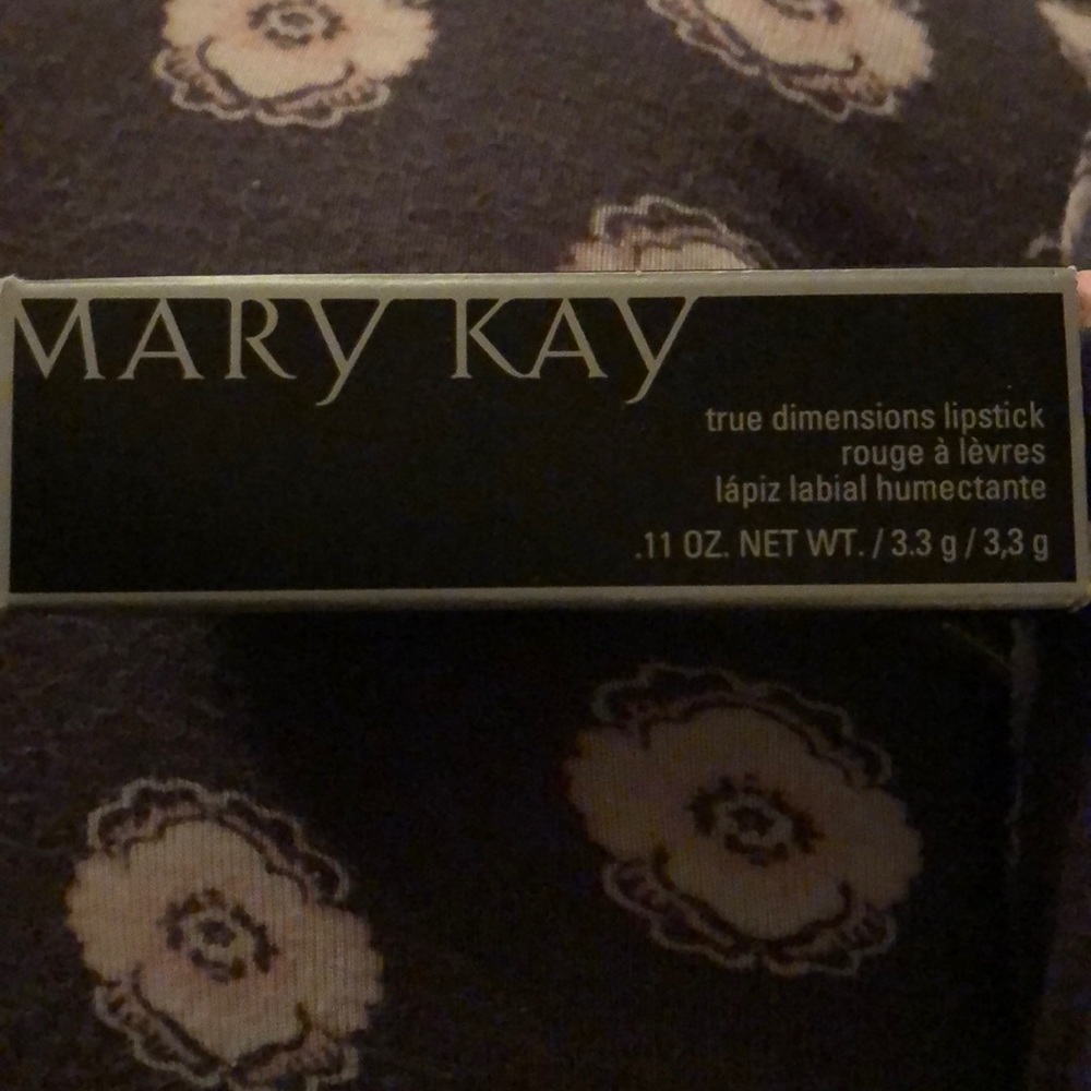 True dimensions lipstick